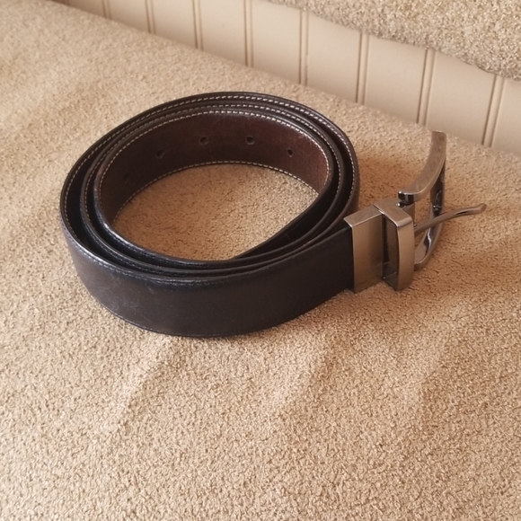 Mens Kirkland Signature leather belt black silver - Picture 3 of 5